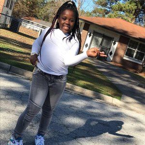 Meet your Posher, Quoia